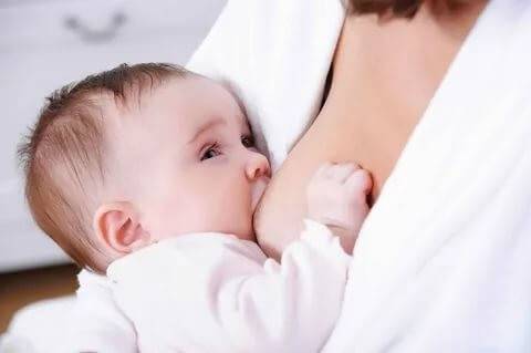 Tăng cân ở trẻ sơ sinh: Những điều mẹ cần biết 