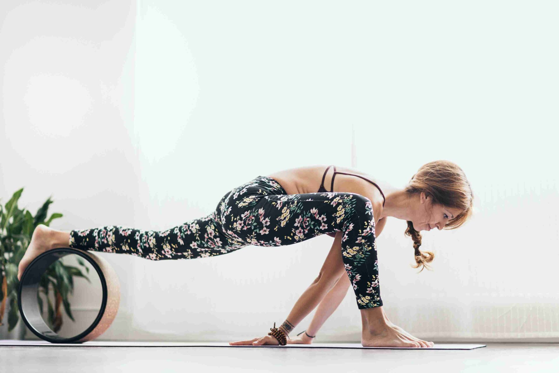 Tăng trải nghiệm với những bài tập yoga với vòng 